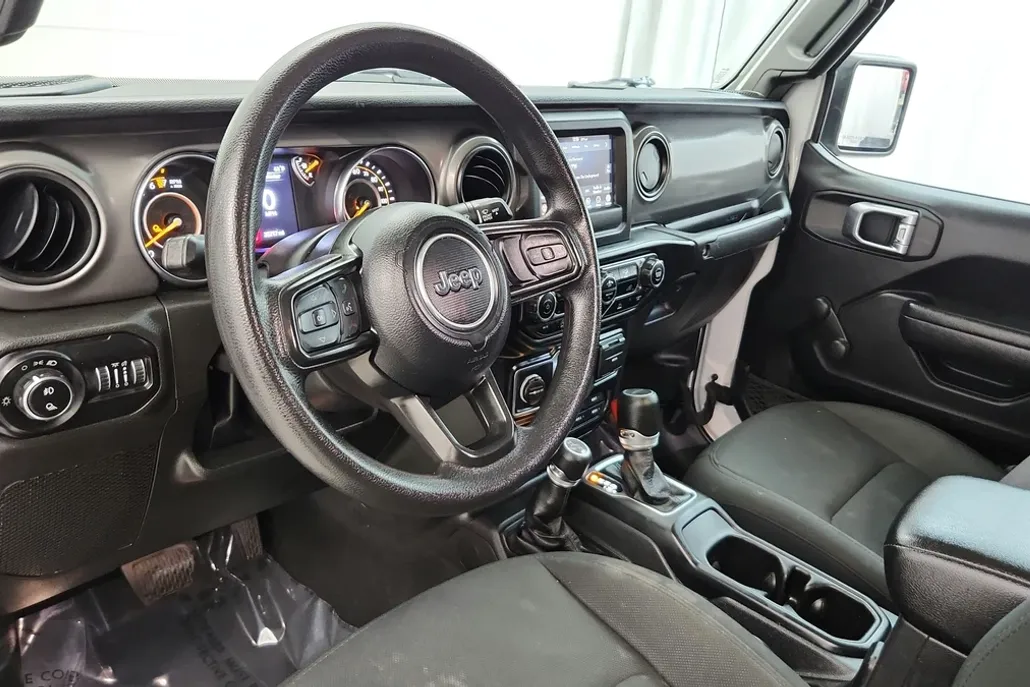 2022 Jeep Gladiator Willys Sport photo 1
