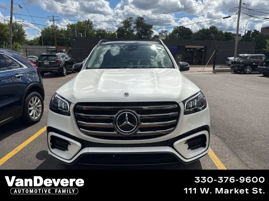 2024 Mercedes Benz GLS 450 photo 1
