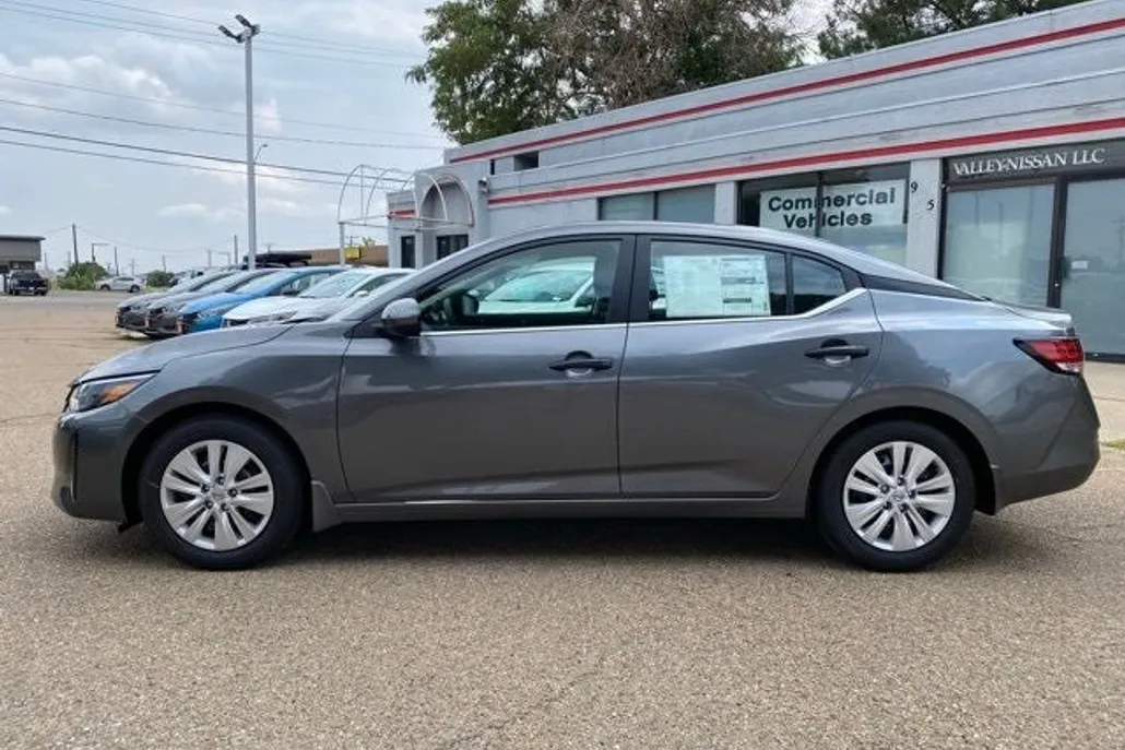 2025 Nissan Sentra S photo 1