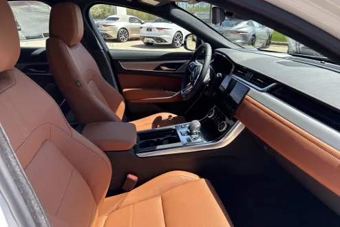 2024 Jaguar XF P300 R-Dynamic SE photo 3