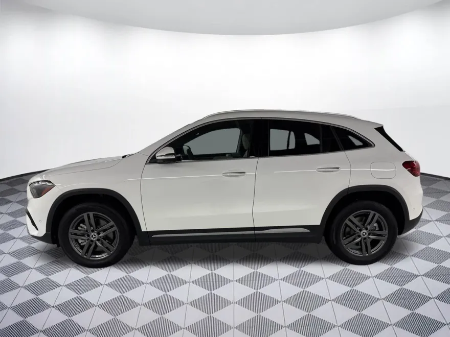 2025 Mercedes Benz GLA 250 photo 1
