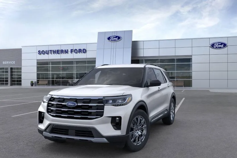2025 Ford Explorer photo 1