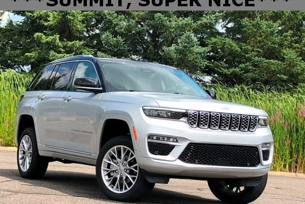 2022 Jeep Grand Cherokee Summit photo 1