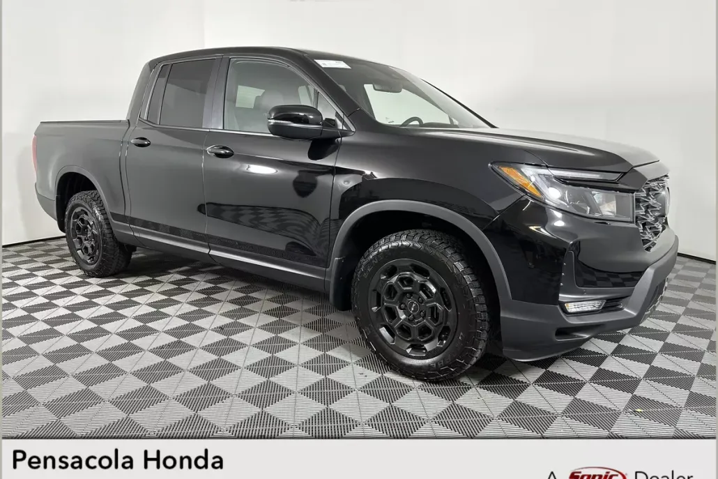 2025 Honda Ridgeline TrailSport photo 1