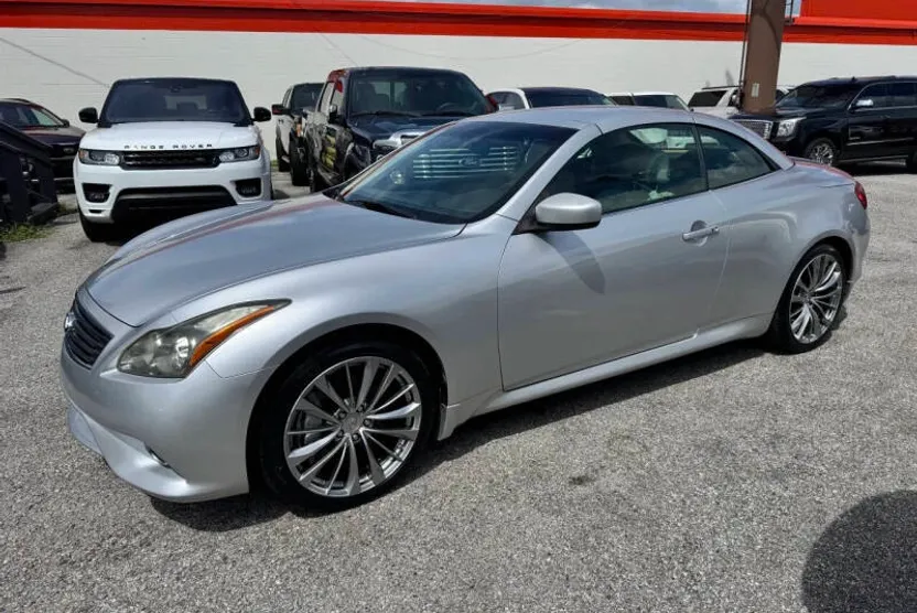 2012 Infiniti G37 Convertible photo 1
