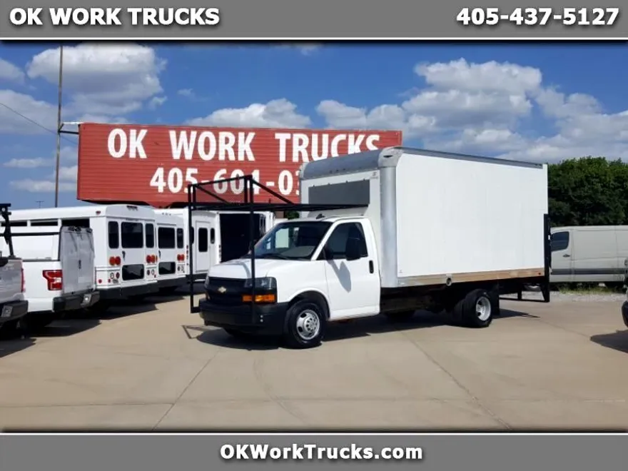 2019 Chevrolet Express 3500 Cutaway photo 1