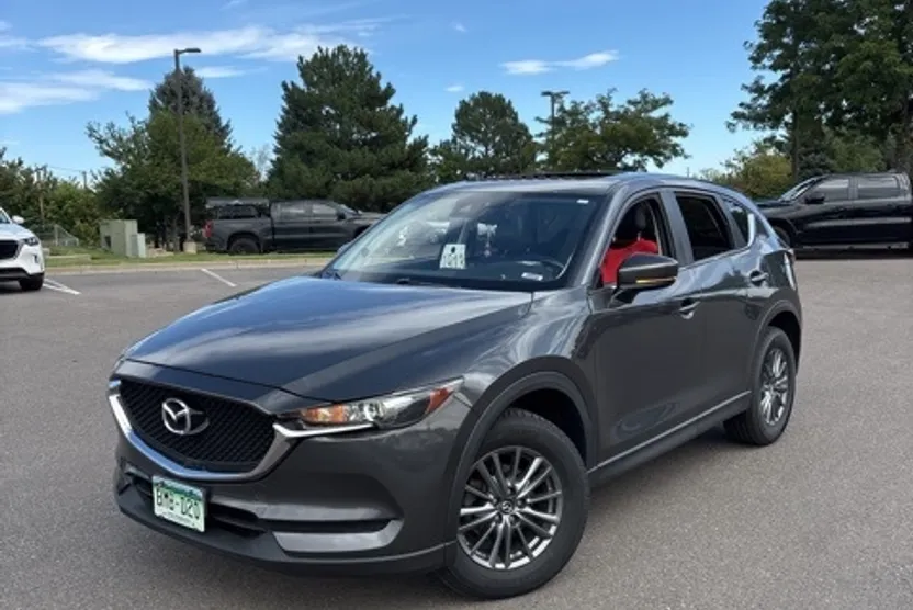 2017 Mazda CX-5 Touring photo 1