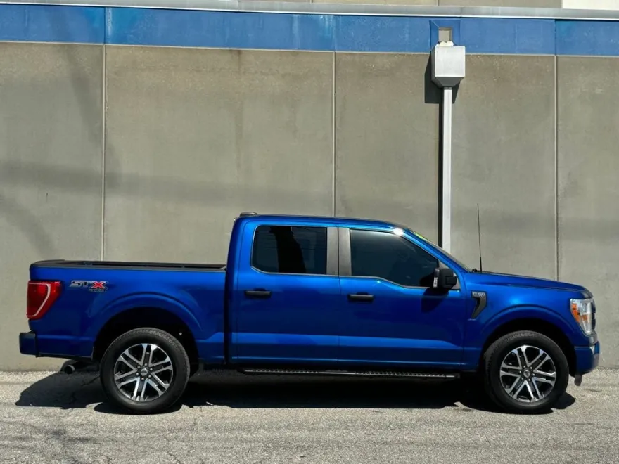 2022 Ford F-150 XL photo 1