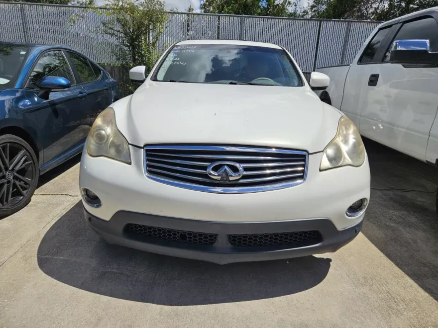 2010 Infiniti EX35 Journey photo 1