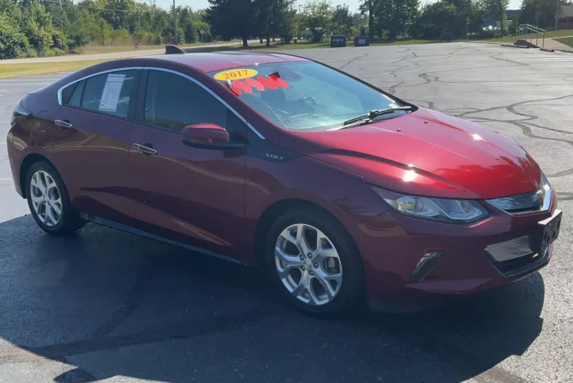 2017 Chevrolet Volt Premier photo 1