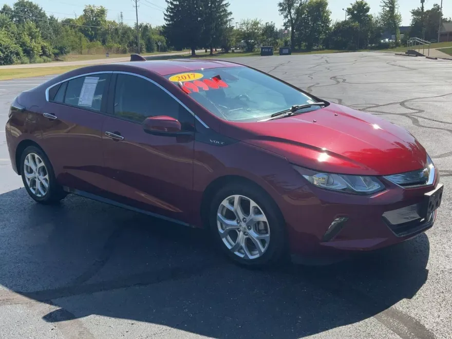 2017 Chevrolet Volt Premier photo 1