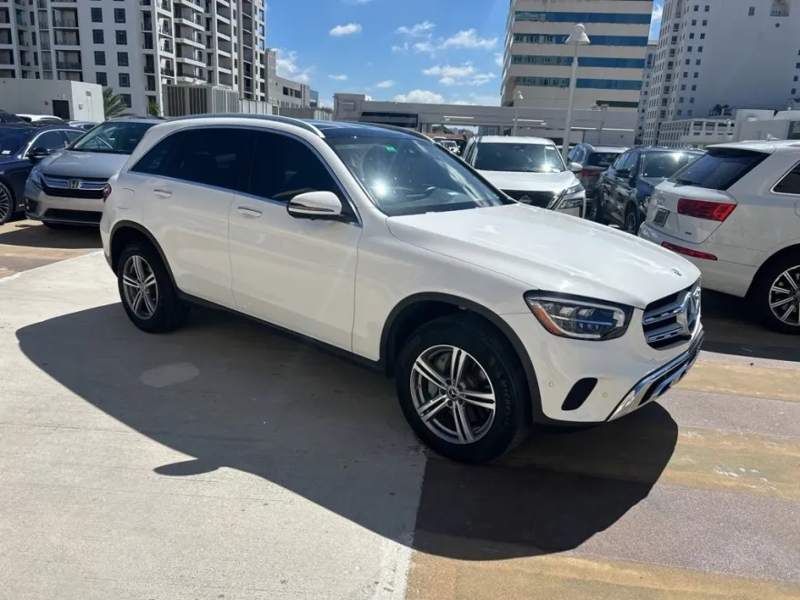 2022 Mercedes Benz GLC 300 photo 1