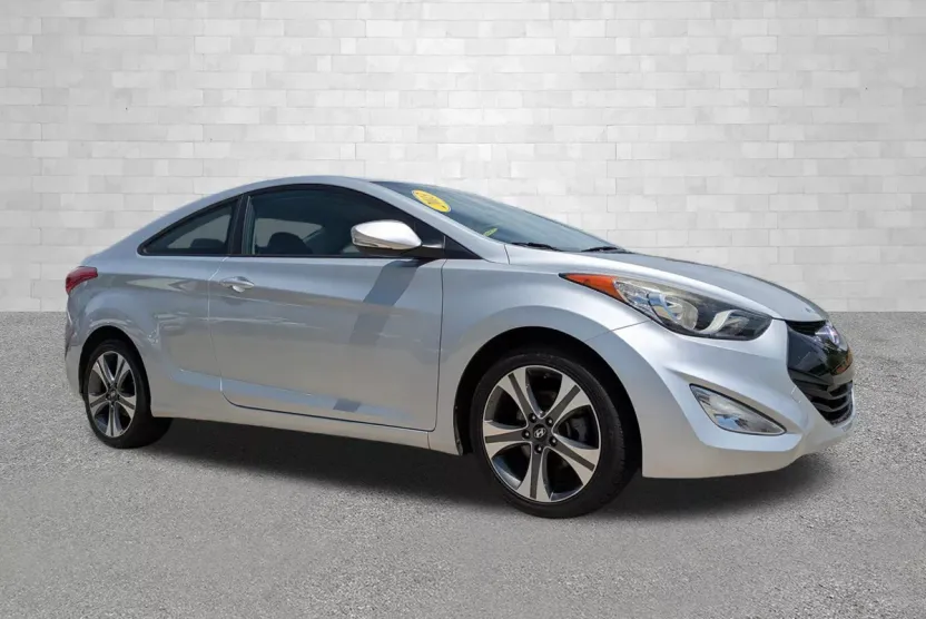 2013 Hyundai Elantra Coupe SE photo 1