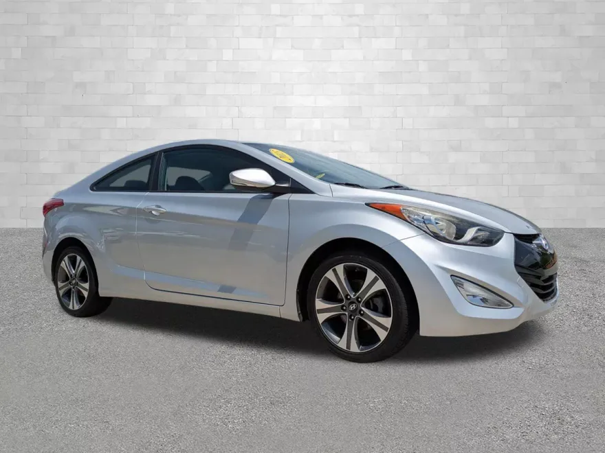 2013 Hyundai Elantra Coupe SE photo 1