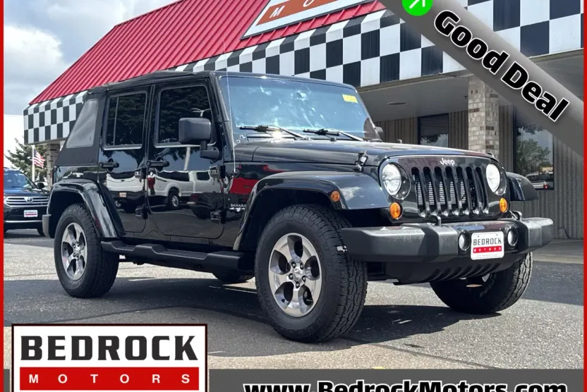 2016 Jeep Wrangler Unlimited Sahara photo 1