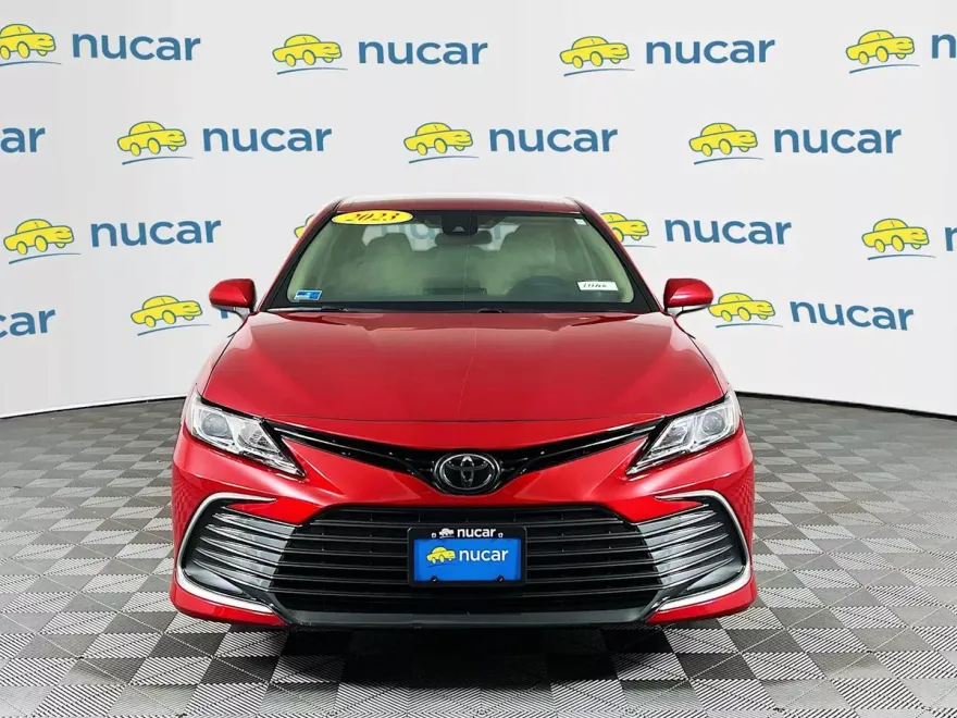 2023 Toyota Camry LE photo 1