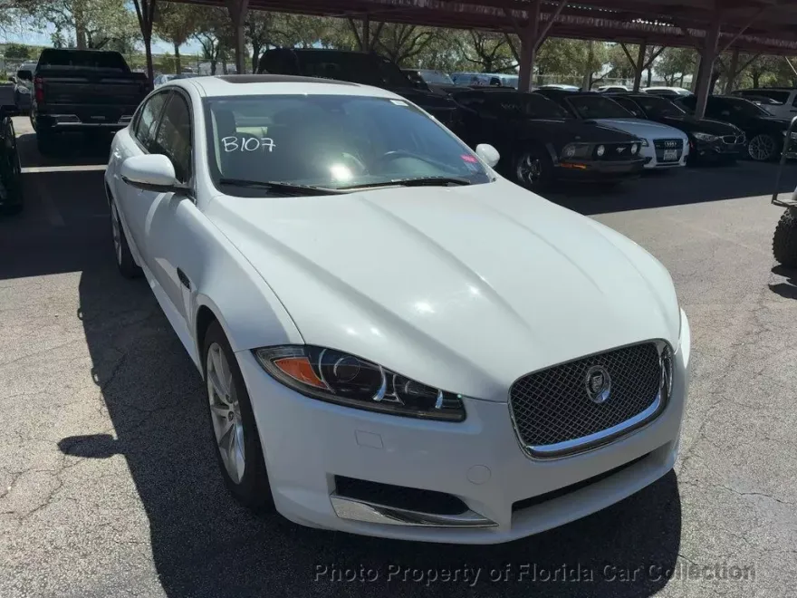 2013 Jaguar XF 2.0T photo 1