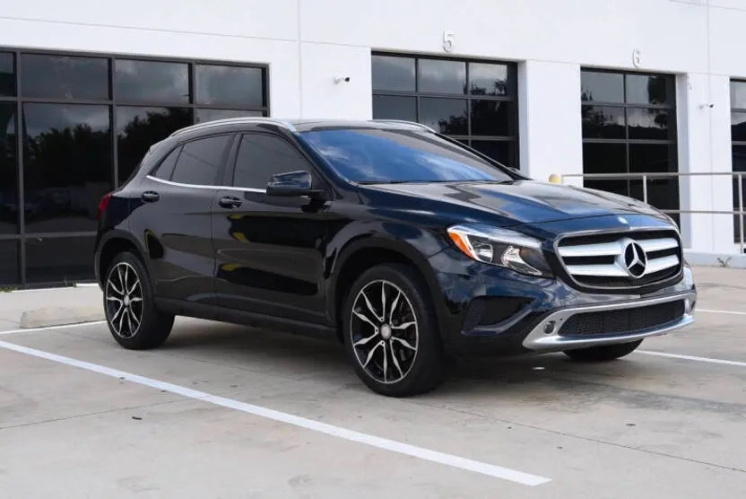 2017 Mercedes Benz GLA 250 photo 1