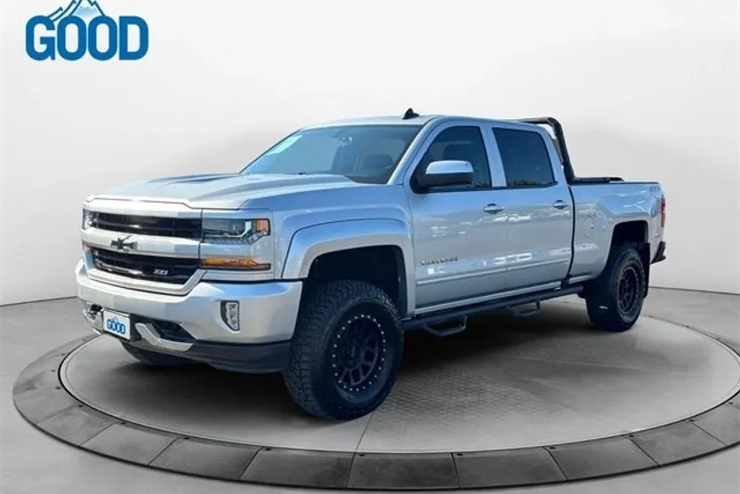 2017 Chevrolet Silverado 1500 LT photo 1