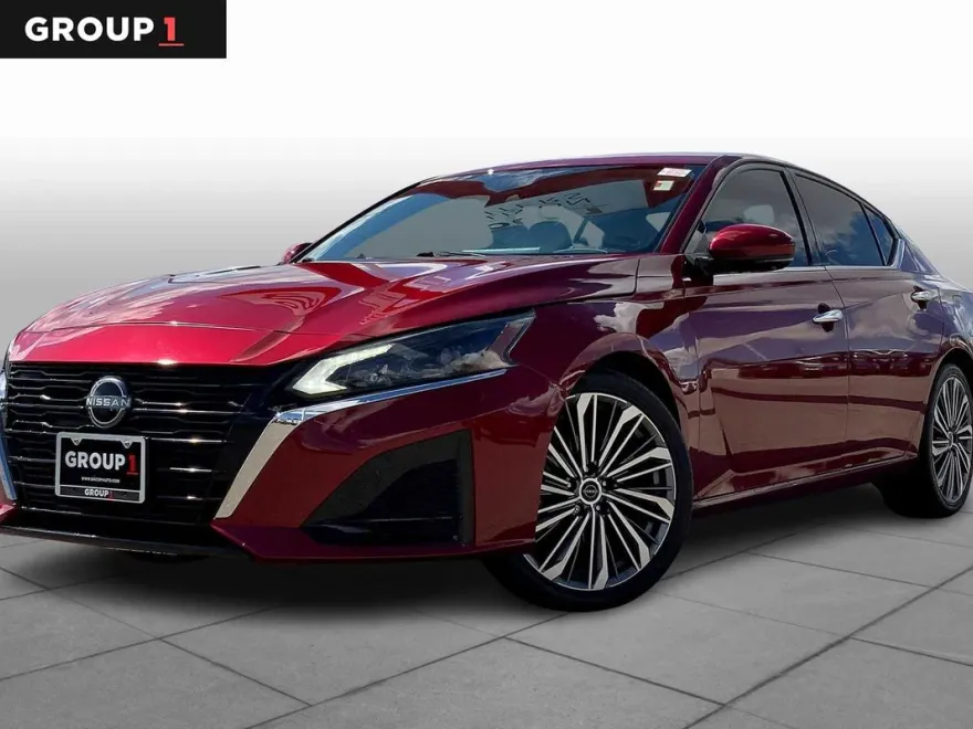 2023 Nissan Altima 2.5 SL photo 1