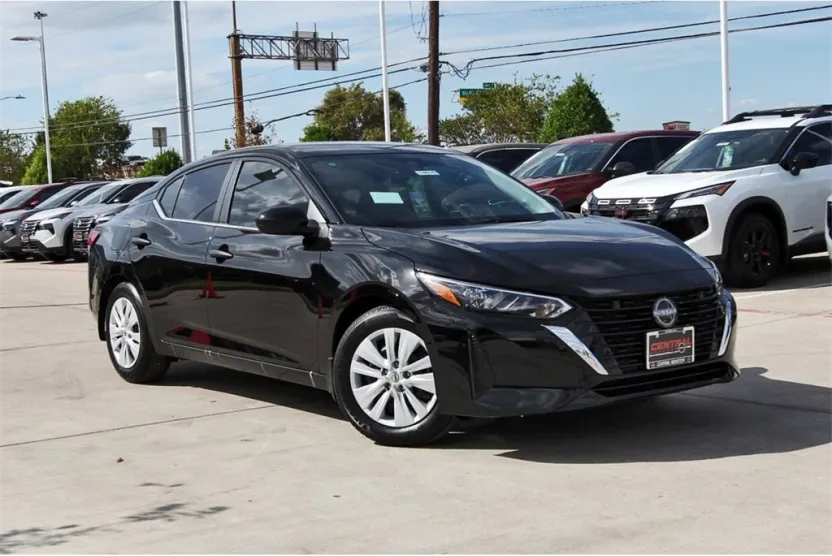2025 Nissan Sentra S photo 1