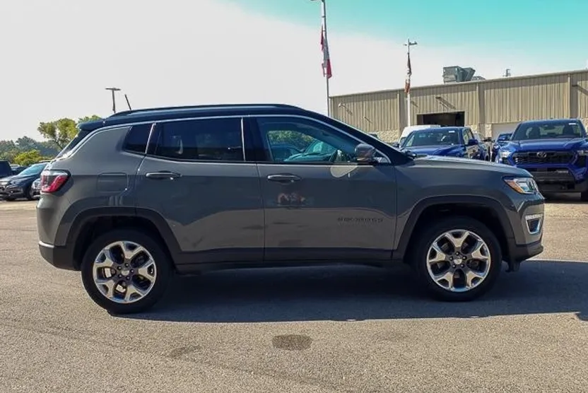 2021 Jeep Compass Limited photo 1