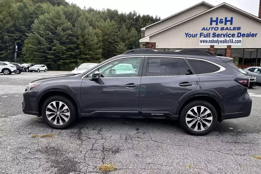 2023 Subaru Outback Limited XT photo 1
