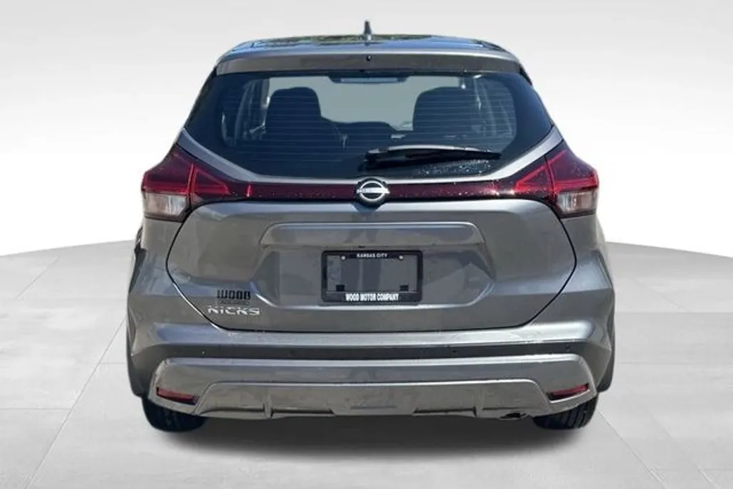 2025 Nissan Kicks Play S photo 1