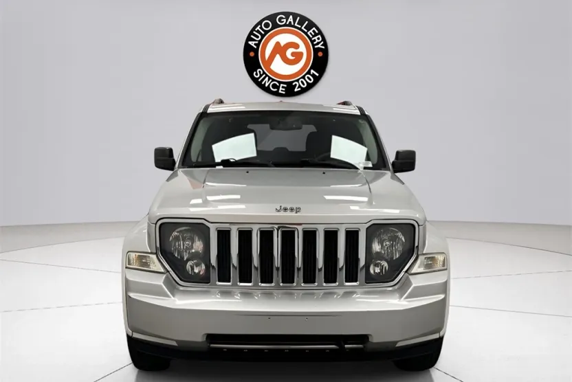 2012 Jeep Liberty Limited Jet photo 1