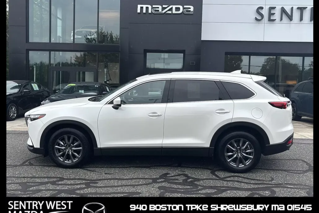 2023 Mazda CX-9 Touring photo 1