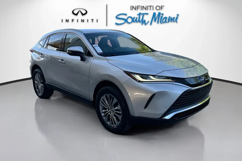 2022 Toyota Venza LE photo 1