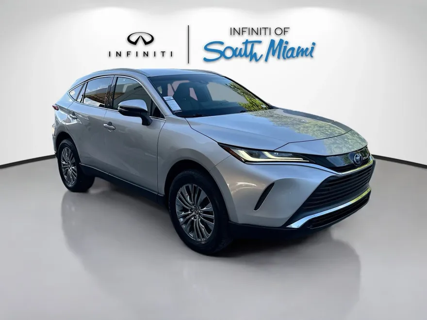 2022 Toyota Venza LE photo 1