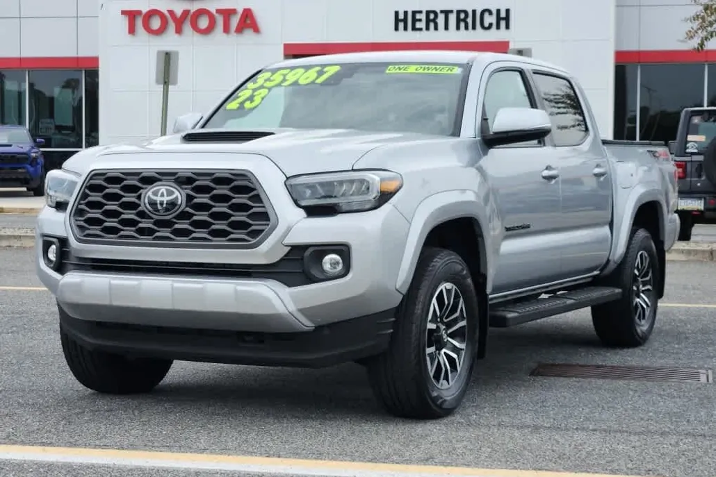 2023 Toyota Tacoma TRD Sport Double Cab V6 photo 1