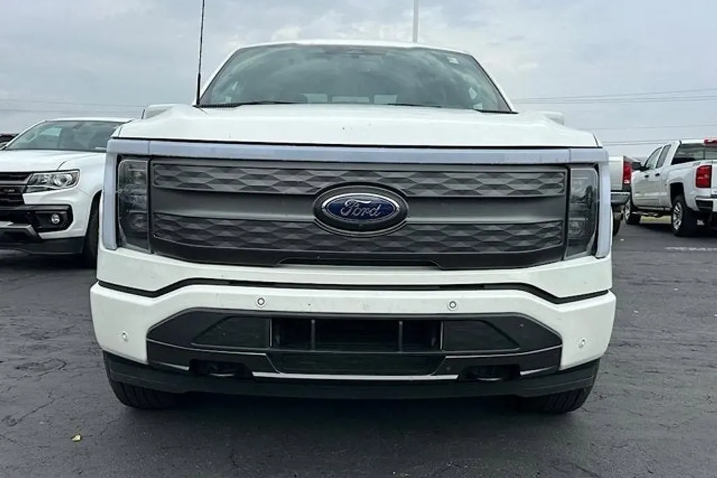 2022 Ford F-150 Lightning Lariat photo 1