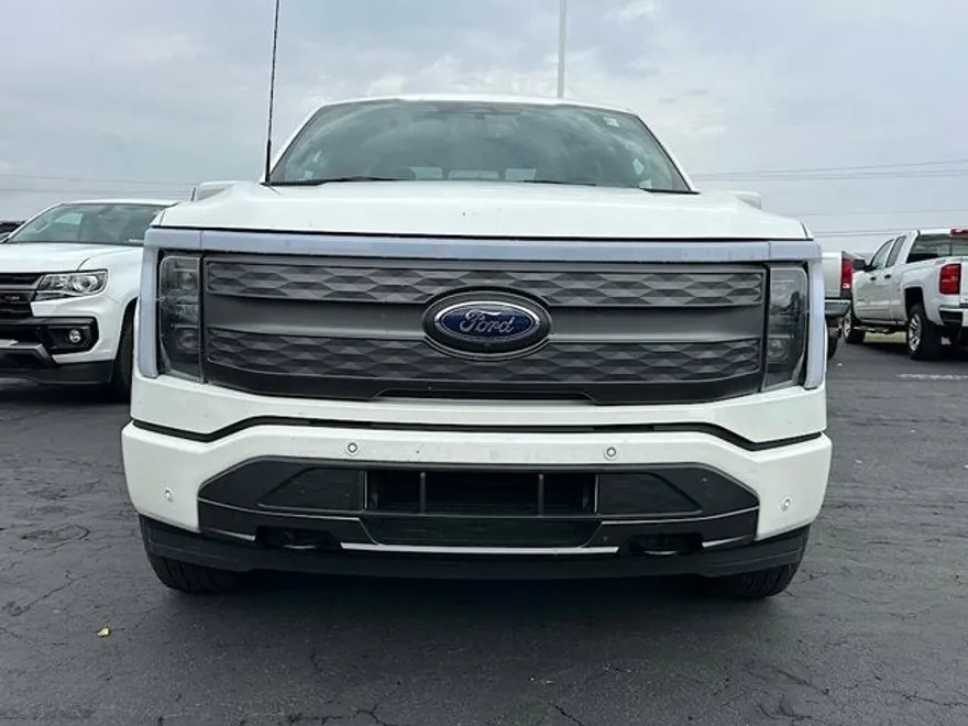 2022 Ford F-150 Lightning Lariat photo 1