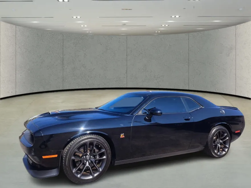 2023 Dodge Challenger R/T Scat Pack photo 1