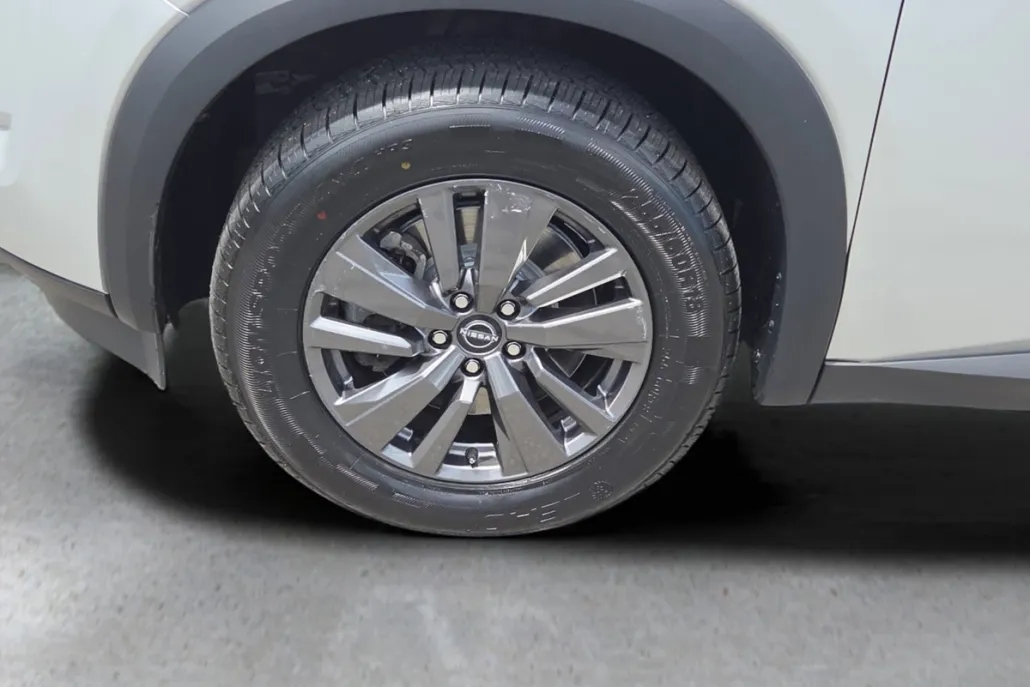 2022 Nissan Pathfinder SV photo 1