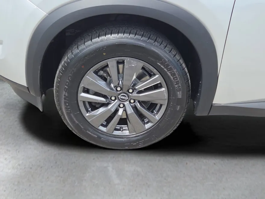 2022 Nissan Pathfinder SV photo 1