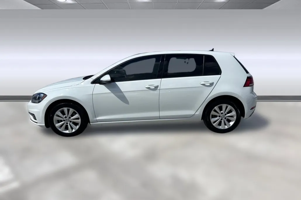 2019 Volkswagen Golf SE photo 1