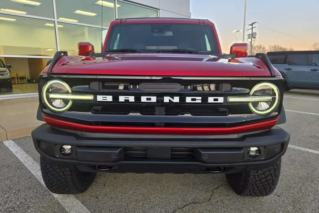 2024 Ford Bronco Outer Banks photo 1