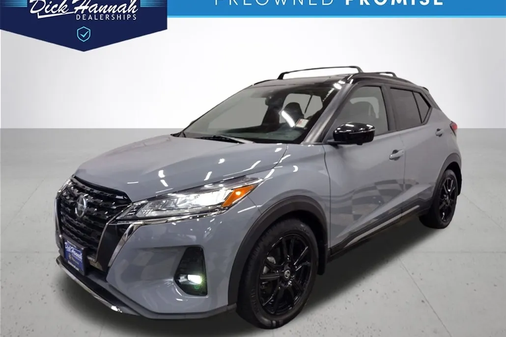 2021 Nissan Kicks SR photo 1