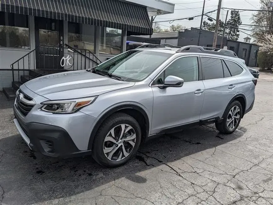 2022 Subaru Outback Limited photo 1