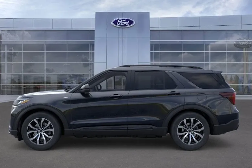 2025 Ford Explorer ST-Line photo 1