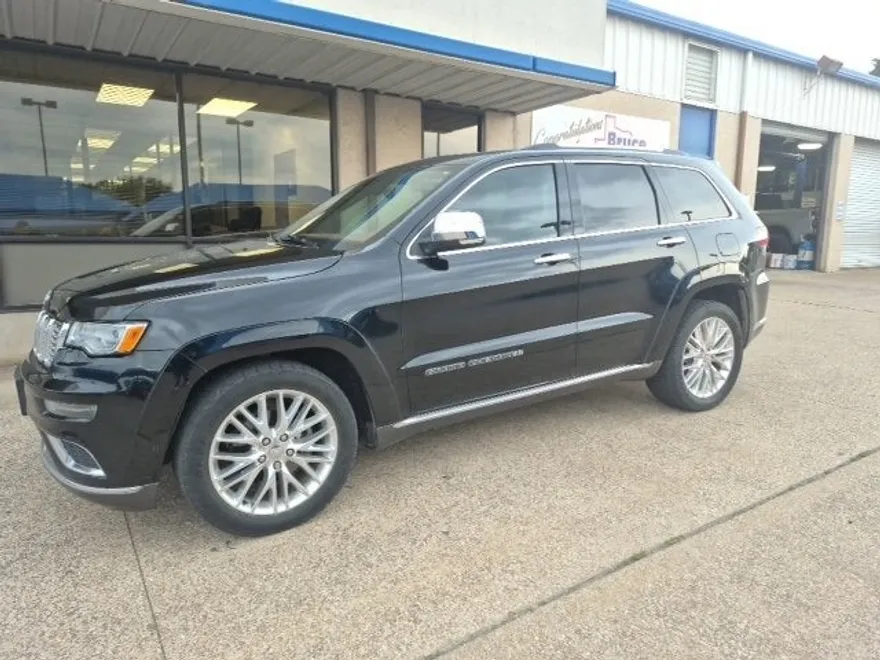 2017 Jeep Grand Cherokee Summit photo 1