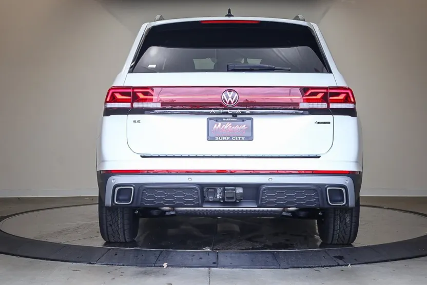 2025 Volkswagen Atlas Peak Edition SE photo 1