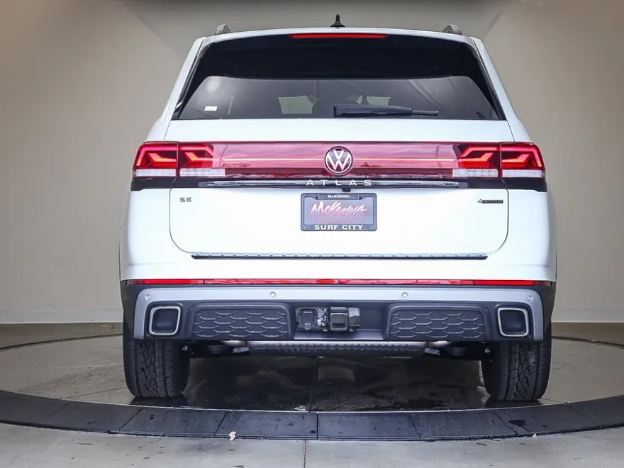 2025 Volkswagen Atlas Peak Edition SE photo 1