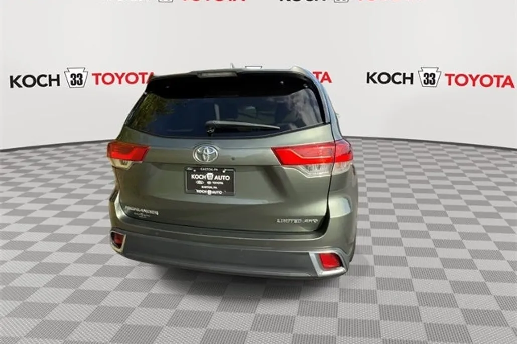 2018 Toyota Highlander Limited Platinum photo 1