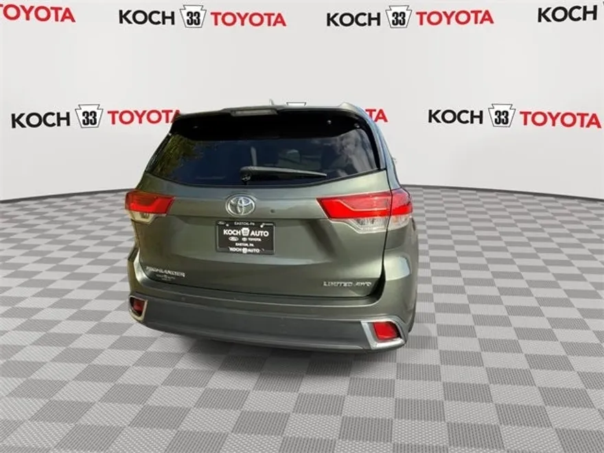 2018 Toyota Highlander Limited Platinum photo 1