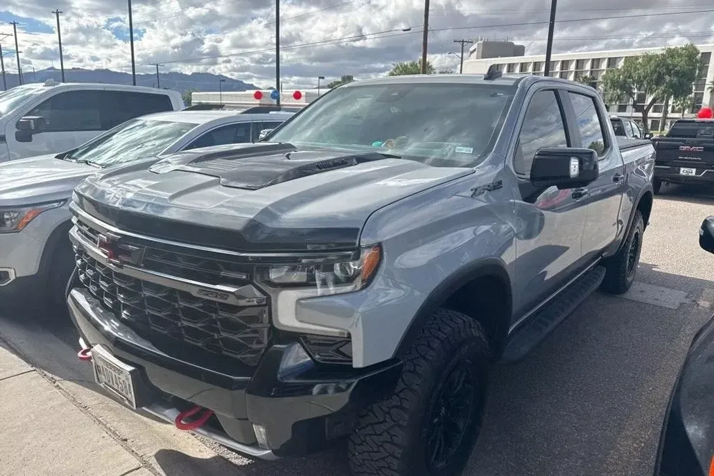 2024 Chevrolet Silverado 1500 ZR2 photo 1