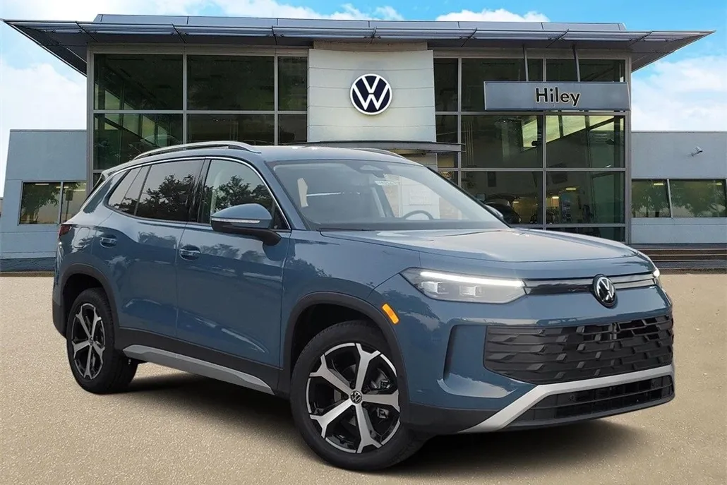 2025 Volkswagen Tiguan SE photo 1